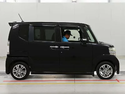 HONDA N BOX CUSTOM