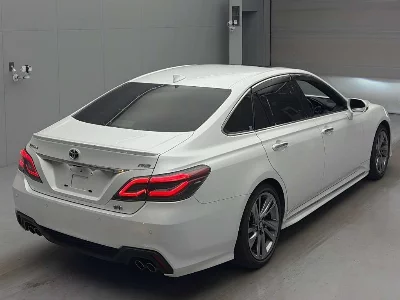 Toyota CROWN HYBRID