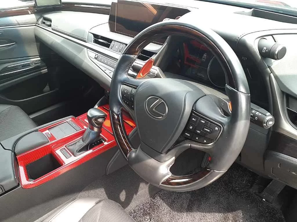 Lexus ES300h  с аукциона в Японии