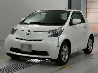 Toyota iQ