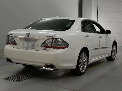 TOYOTA CROWN HYBRID