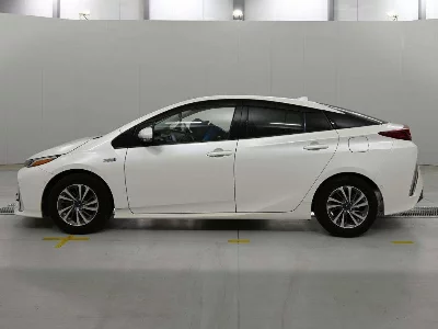 TOYOTA PRIUS PHV