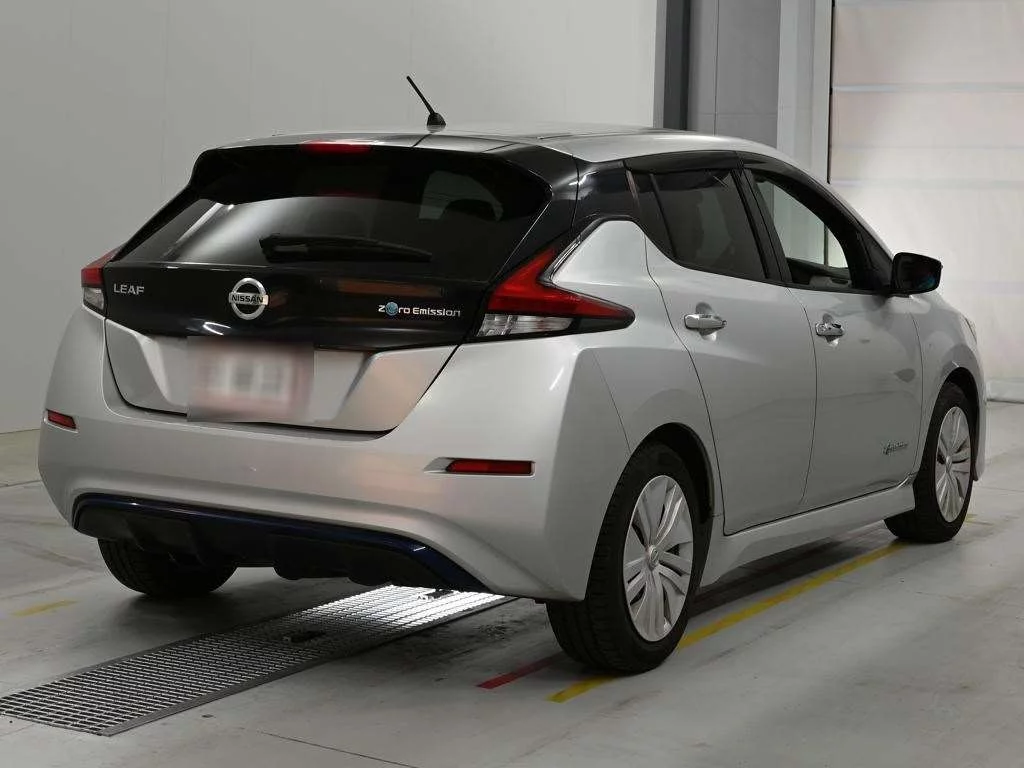 Nissan Leaf  с аукциона в Японии