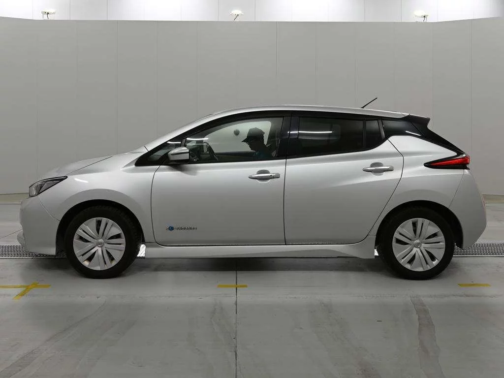 Nissan Leaf  с аукциона в Японии