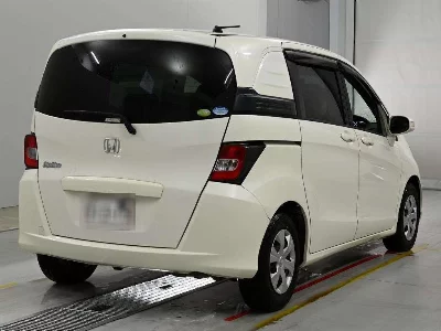 HONDA FREED SPIKE