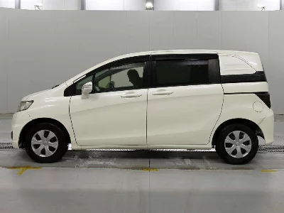 HONDA FREED SPIKE