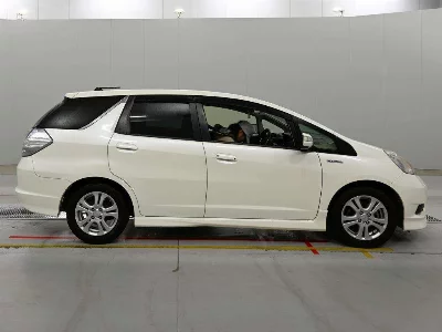HONDA FIT SHUTTLE HYBRID