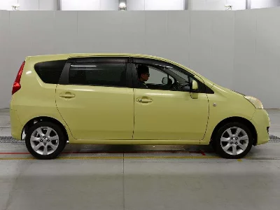 Daihatsu Boon Luminas