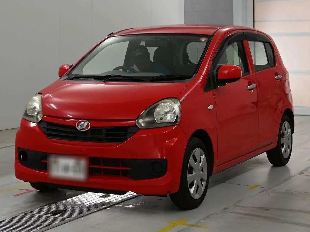 Daihatsu Mira e:S  с аукциона в Японии