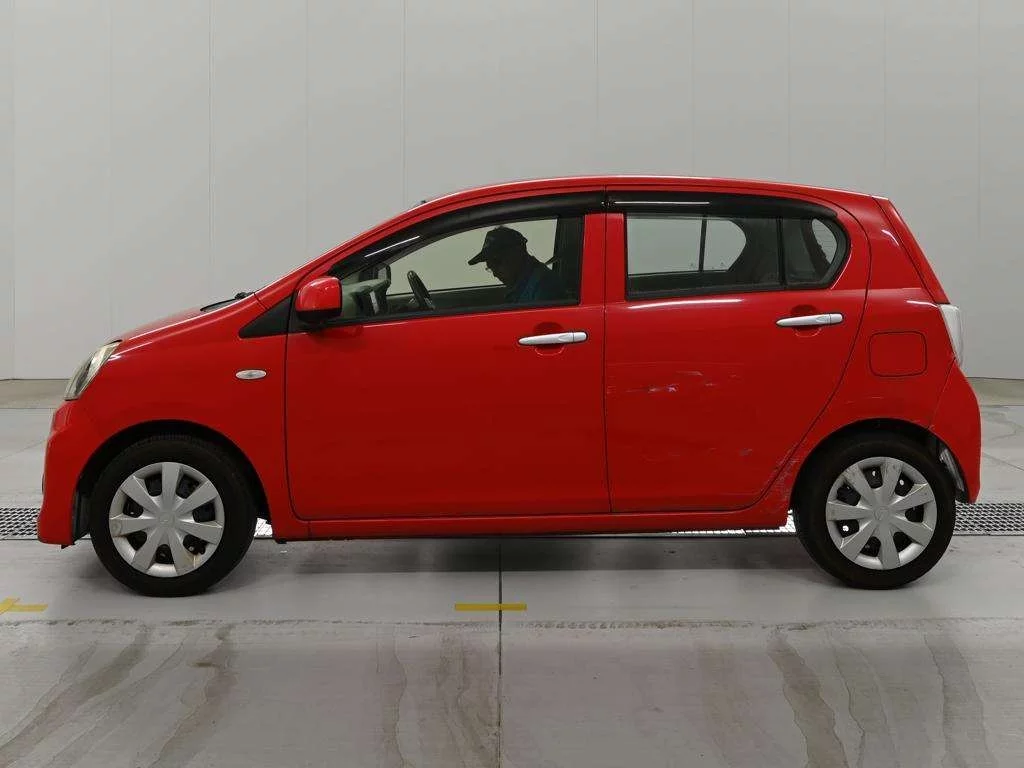 Daihatsu Mira e:S  с аукциона в Японии