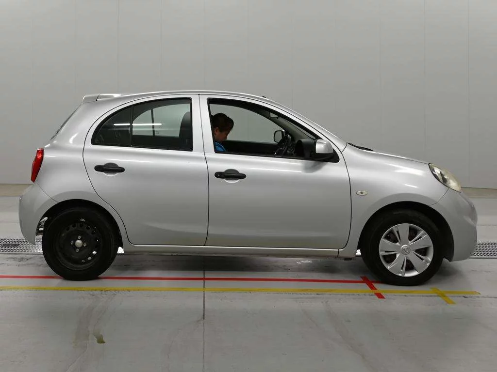 Nissan March  с аукциона в Японии