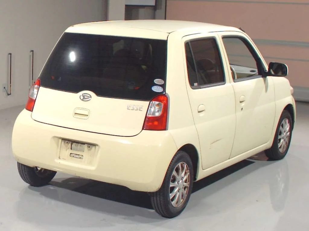 Daihatsu Esse  с аукциона в Японии