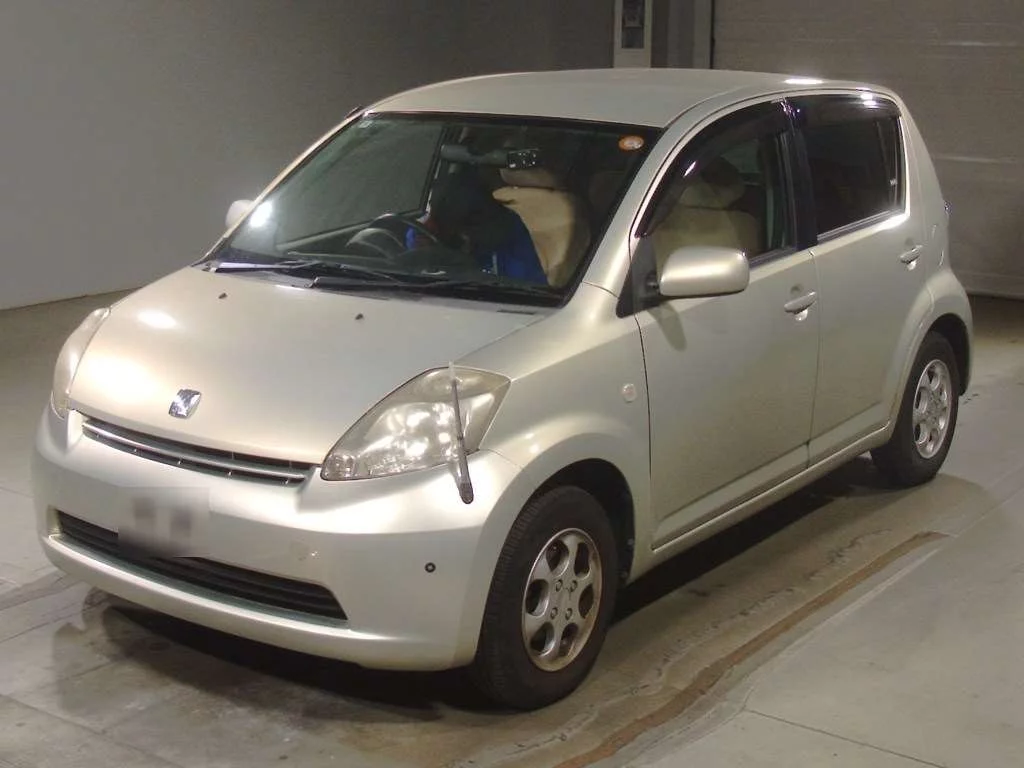 Toyota Passo  с аукциона в Японии