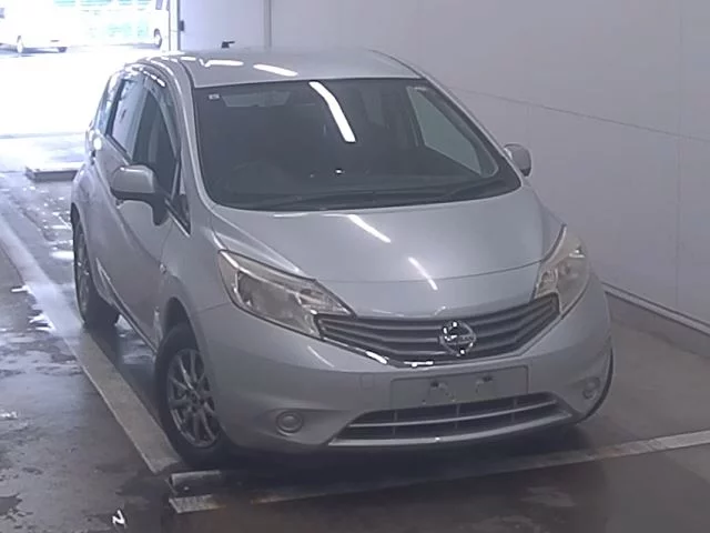 Nissan Note  с аукциона в Японии