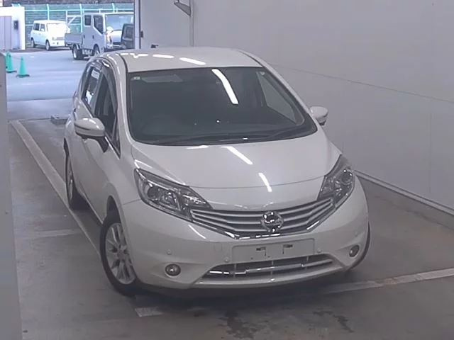 Nissan Note  с аукциона в Японии