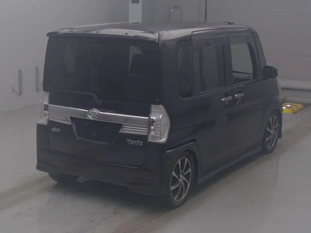 Daihatsu Tanto  с аукциона в Японии