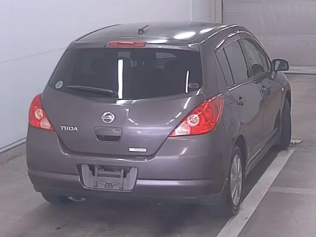 Nissan Tiida  с аукциона в Японии