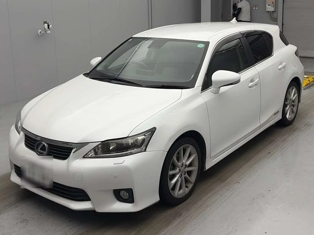 Lexus CT200h  с аукциона в Японии