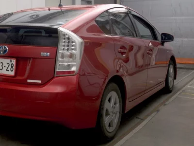 TOYOTA PRIUS