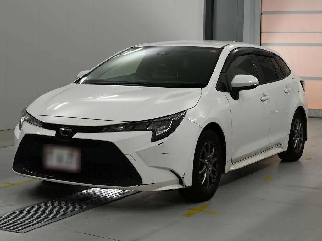 Toyota Corolla Touring Sports  с аукциона в Японии