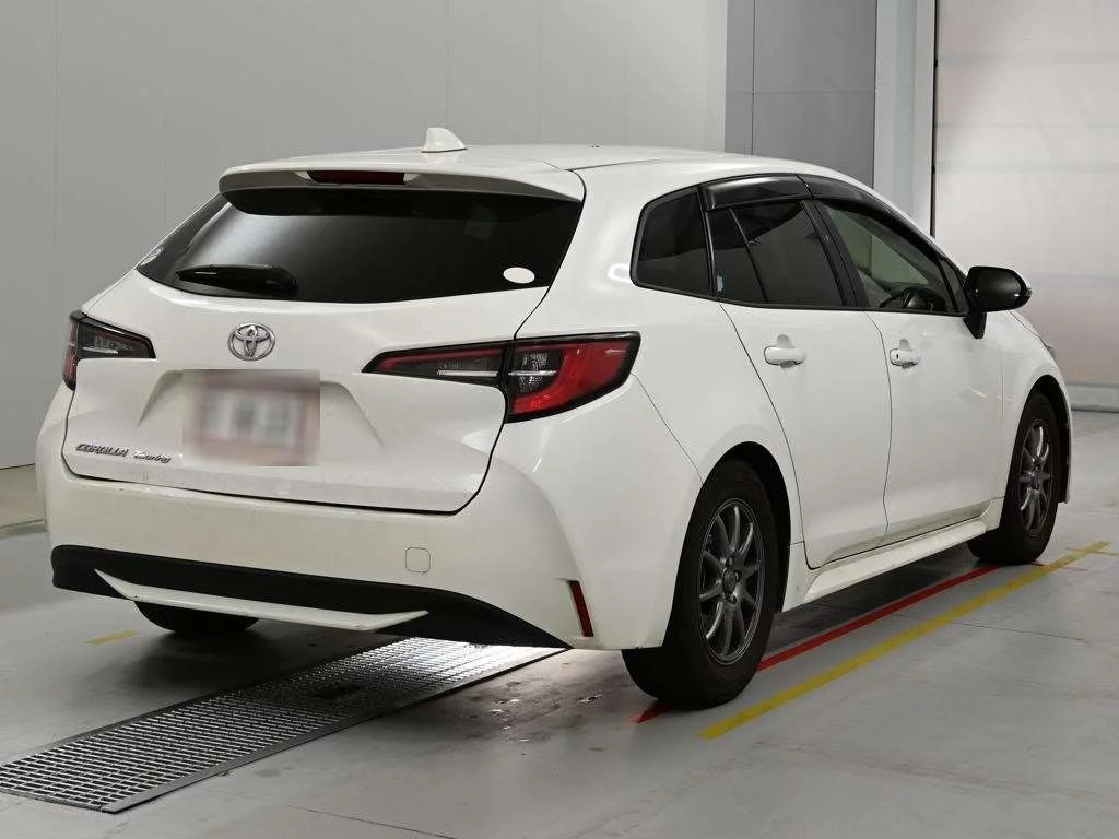 Toyota Corolla Touring Sports  с аукциона в Японии