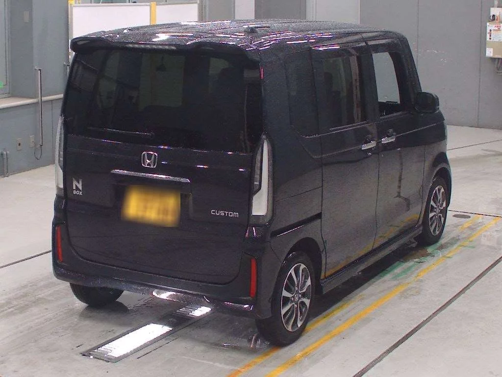 Honda N BOX CUSTOM  с аукциона в Японии
