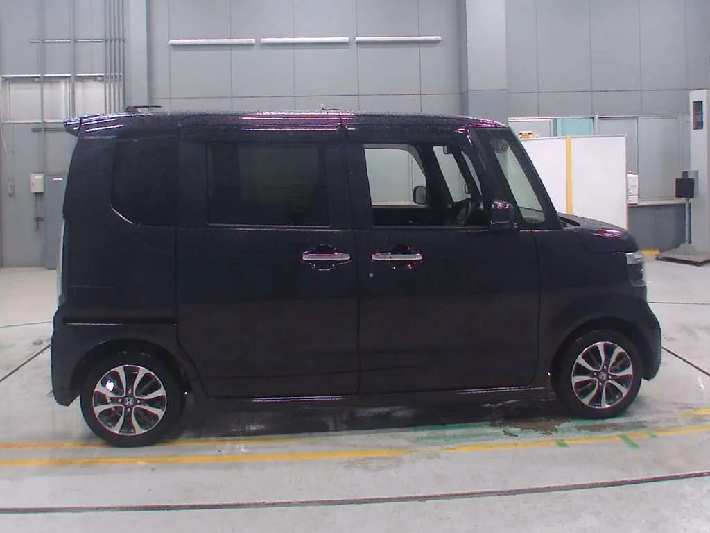 Honda N BOX CUSTOM  с аукциона в Японии