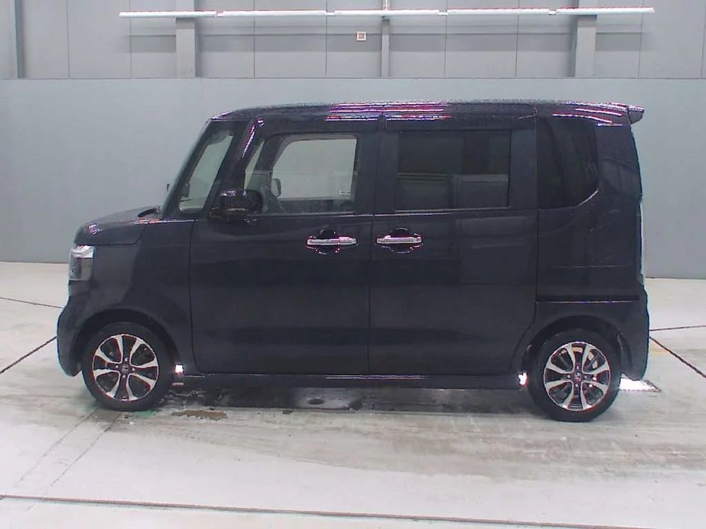 Honda N BOX CUSTOM  с аукциона в Японии