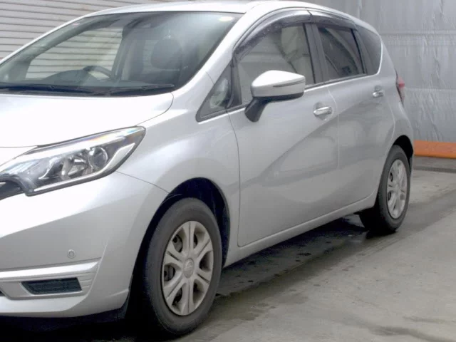 Nissan Note  с аукциона в Японии