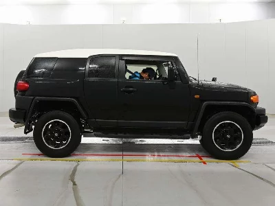 TOYOTA FJ CRUISER