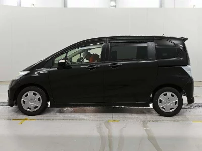 HONDA FREED HYBRID