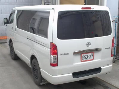 TOYOTA HIACE VAN