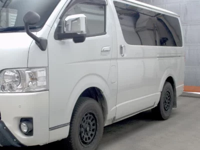 TOYOTA HIACE VAN