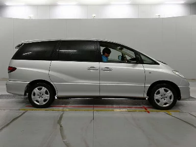 Toyota ESTIMA L