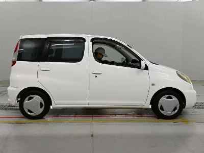 TOYOTA FUN CARGO