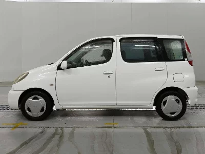 TOYOTA FUN CARGO