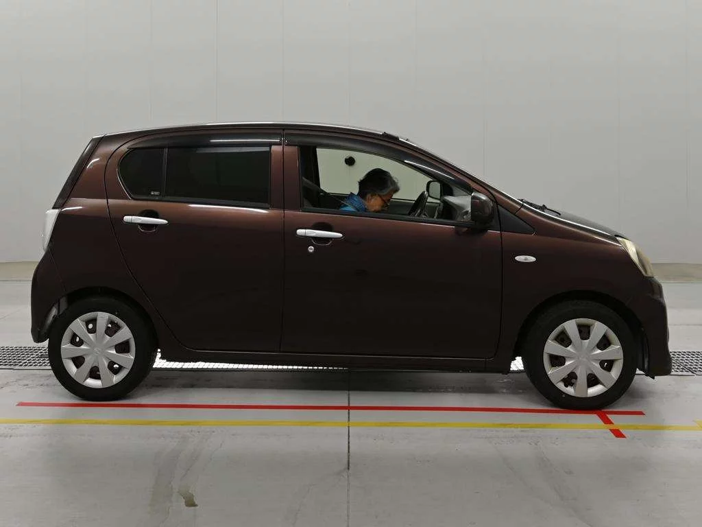 Daihatsu Mira e:S  с аукциона в Японии