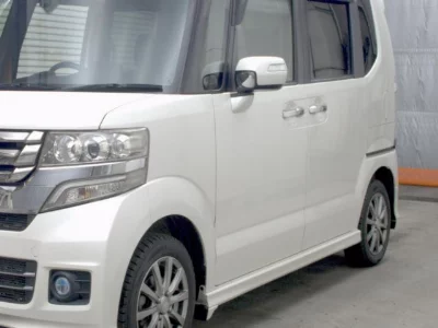 HONDA N BOX +