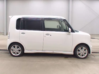 Toyota Pixis Space