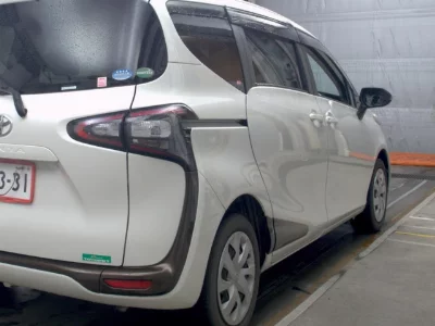 Toyota Sienta