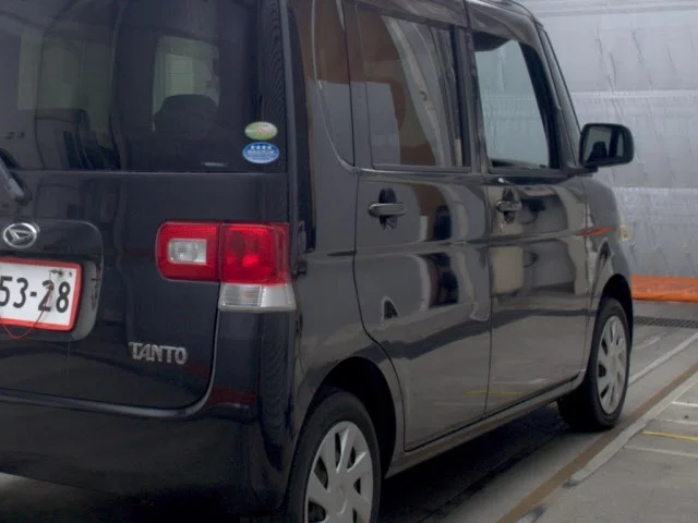 Daihatsu Tanto  с аукциона в Японии