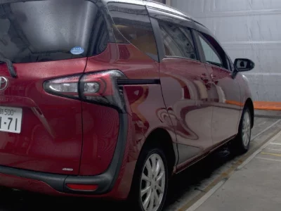 Toyota Sienta