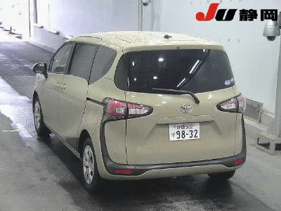 Toyota Sienta