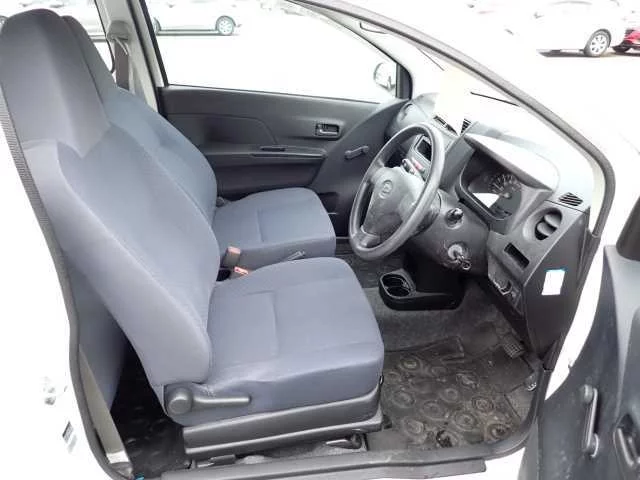 Daihatsu Mira  с аукциона в Японии