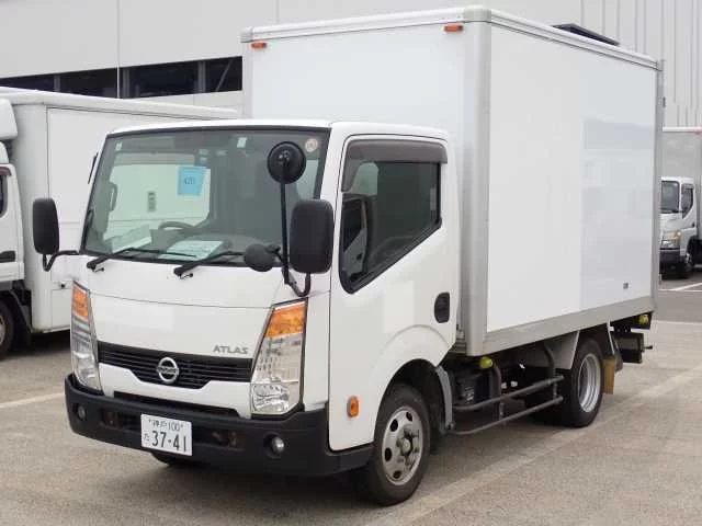 Nissan Atlas  с аукциона в Японии