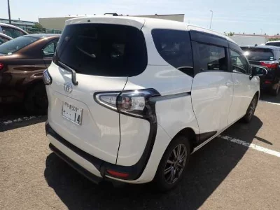 Toyota Sienta