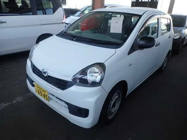 Daihatsu Mira e:S  с аукциона в Японии