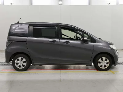 Honda Freed Spike