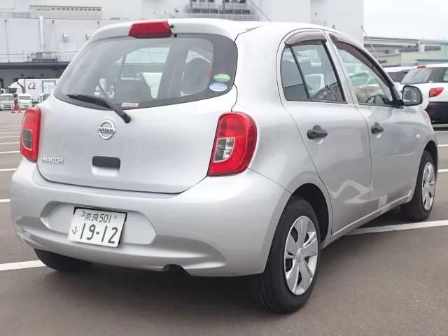Nissan March  с аукциона в Японии