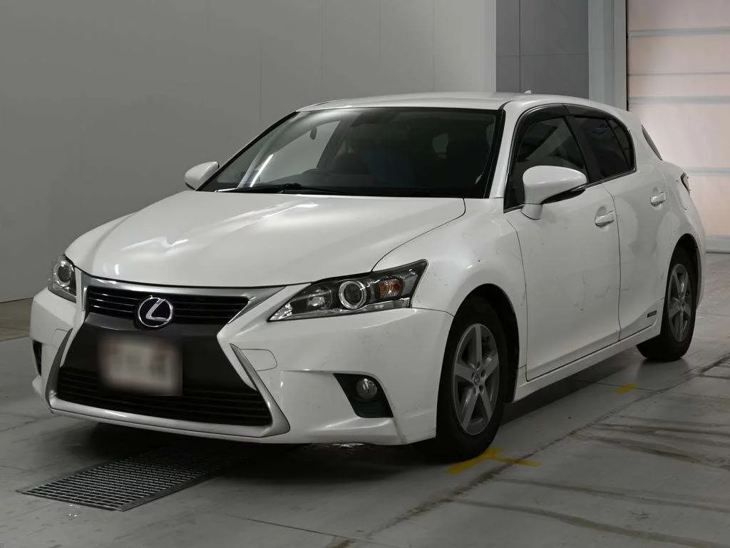Lexus CT200h  с аукциона в Японии
